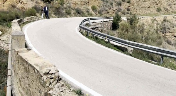 PSOE pide a la Diputación de Málaga que arregle con urgencia la carretera que une Almogía con la ciudad