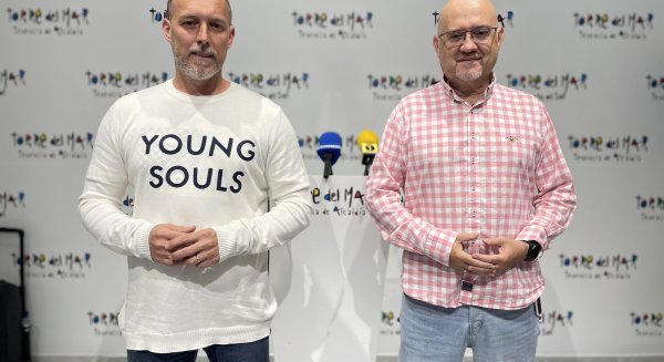 Vélez-Málaga presenta el servicio de vigilancia y socorrismo de playas para la Semana Santa 2024