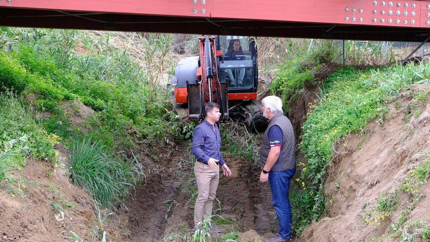 Marbella pone a punto cerca de 300.000 metros cuadrados de superficie de arroyos y parcelas