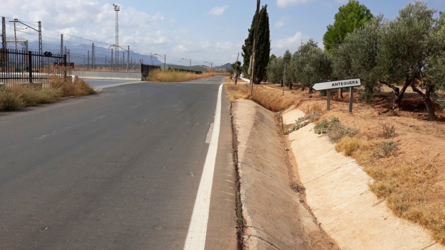 La Diputación de Málaga invierte 270.000 euros en la travesía de Bobadilla Estación