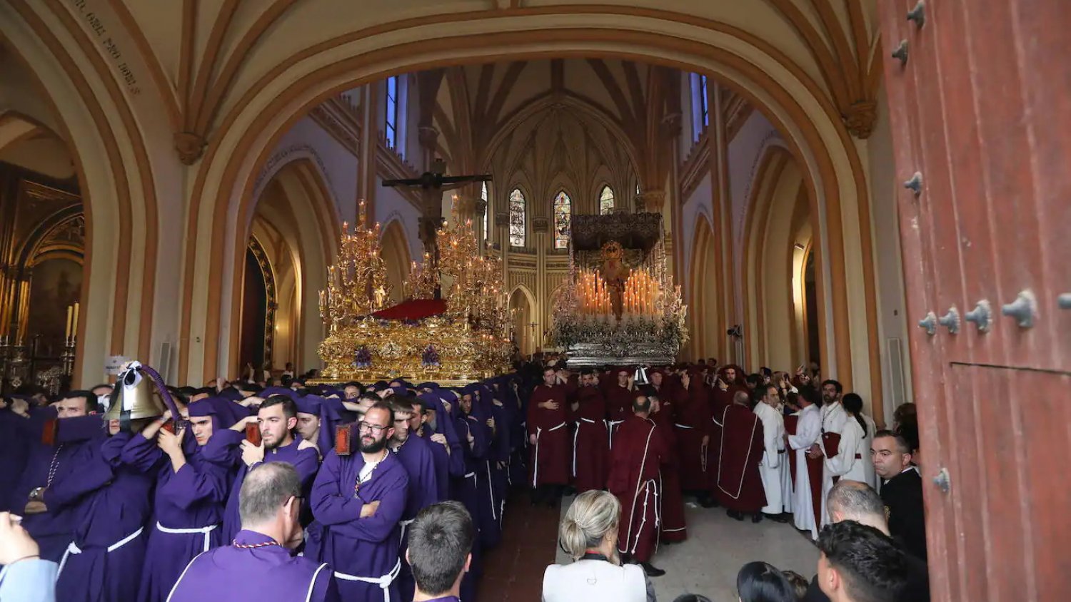 La lluvia vuelve a Málaga con el inicio de la Semana Santa