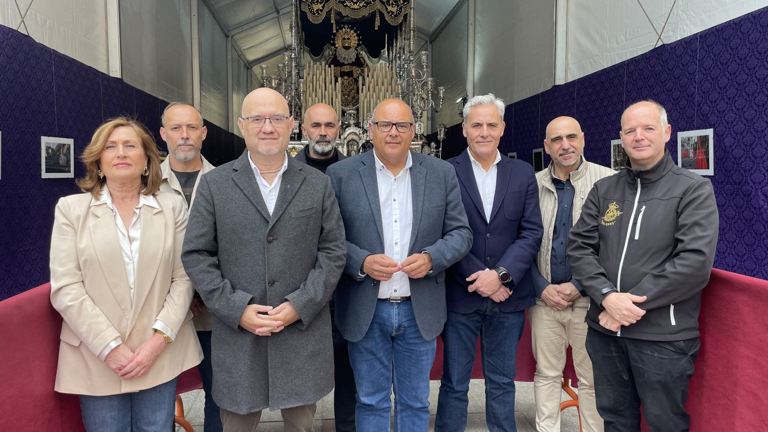 El Paseo Larios de Torre del Mar expone los tronos de la 'Pollinica' y la Virgen de los Dolores