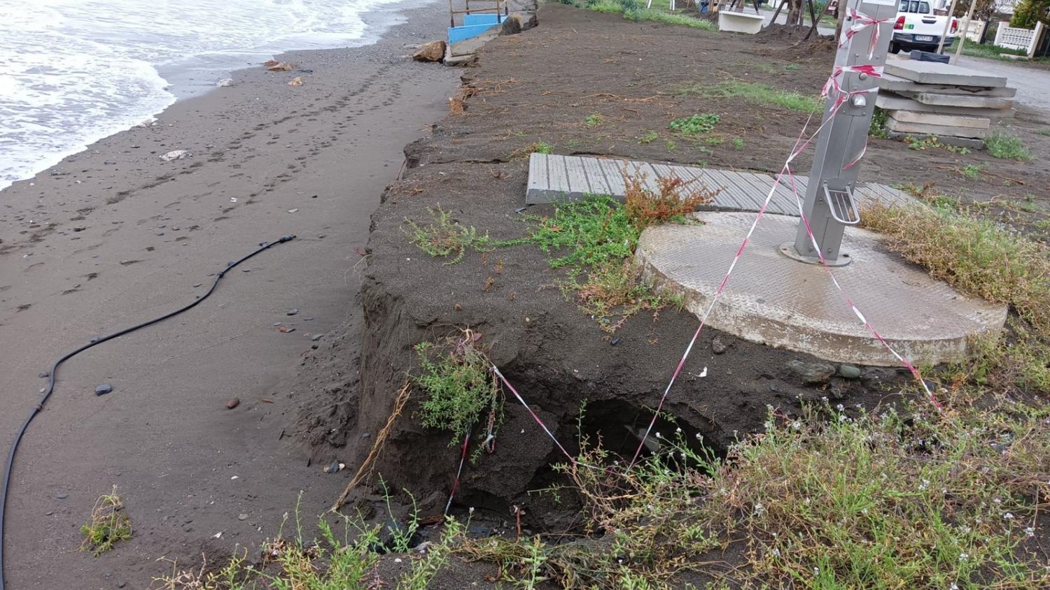 Rincón de la Victoria vuelve a reclamar que se acometa la estabilización del litoral tras los daños del último temporal