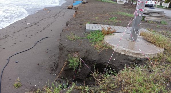 Rincón de la Victoria vuelve a reclamar que se acometa la estabilización del litoral tras los daños del último temporal