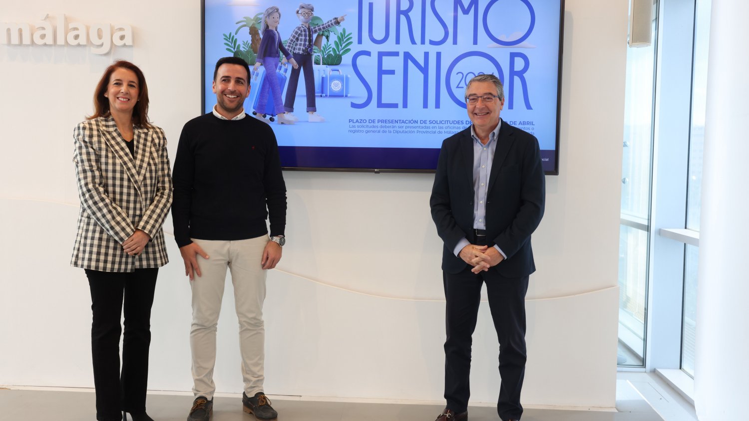 Turismo Sénior de la Diputación de Málaga lleva a mayores a conocer la costa o el interior de la provincia