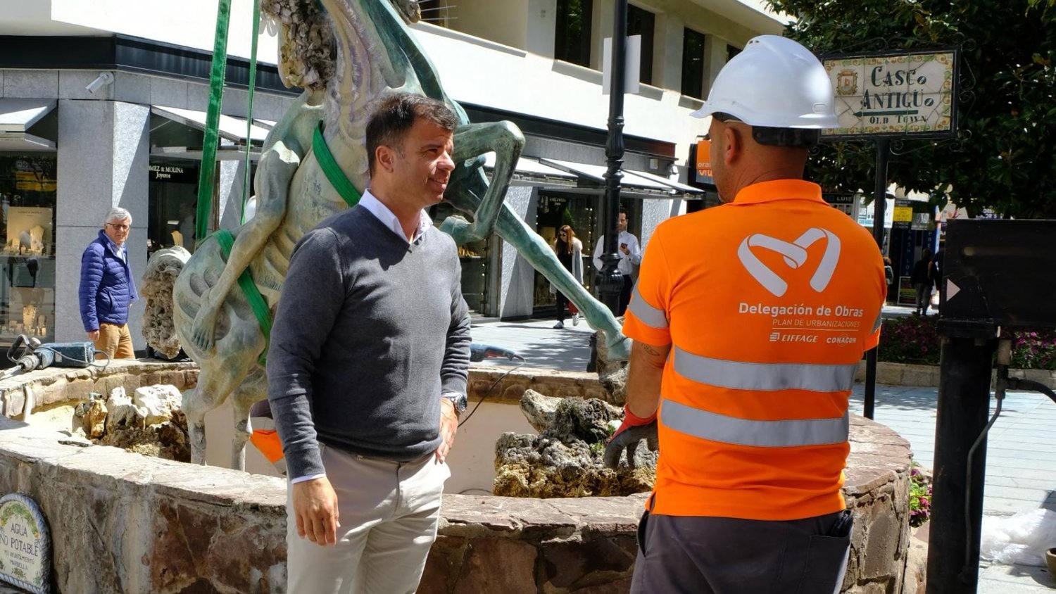 Marbella rehabilita la ‘Fuente del Caballo’ para modernizar y mejorar su estética y su eficiencia 