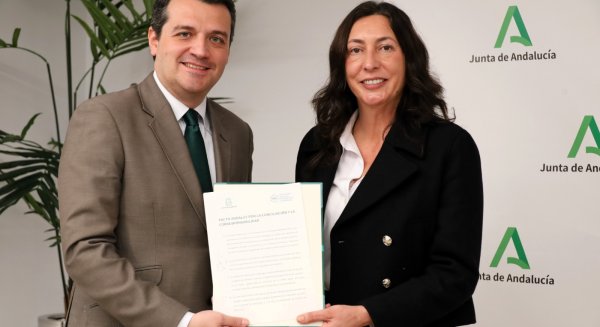 Junta y FAMP firman el primer Pacto Andaluz por la Conciliación para promover la igualdad real