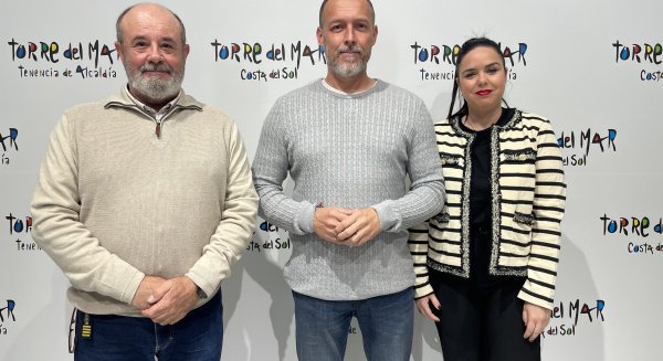 Torre del Mar presenta el cartel de su Romería, obra de Rosa Dolores Fernández