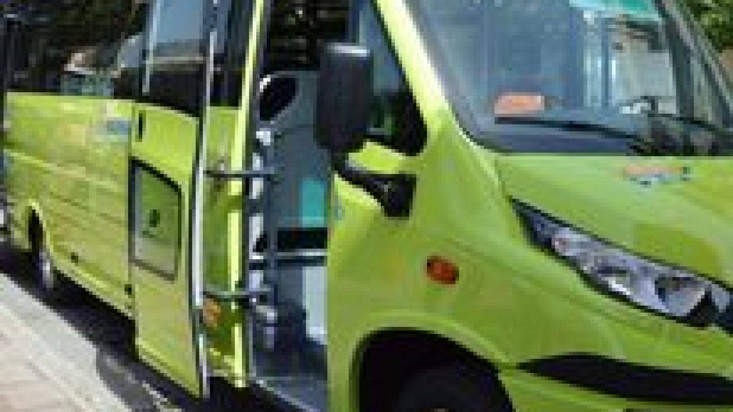 Rincón de la Victoria actualiza las tarjetas del servicio gratuito de transporte urbano 