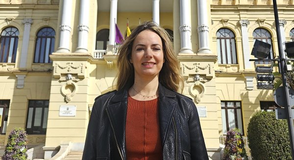 VOX Málaga propone devolver la tasa de ocupación de vía pública a vendedores ambulantes y hosteleros por el mal tiempo en Semana Santa