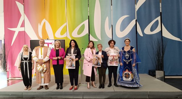 Vélez-Málaga recrea en sus calles el hecho histórico del Legado de Reyes 