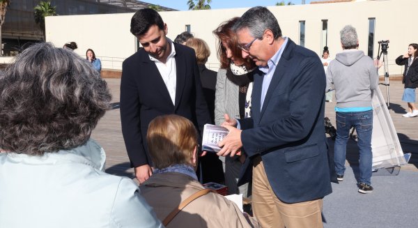 La Diputación de Málaga reparte más de 3.500 libros en los pueblos menores de 20.000 habitantes 