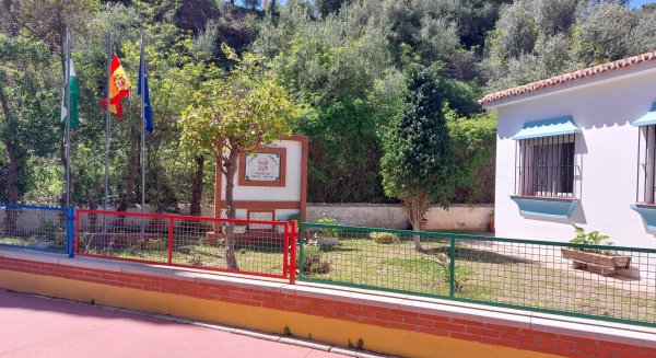 El Ayuntamiento de Rincón de la Victoria mejora los centros educativos Tierno Galván y Laza Palacio 