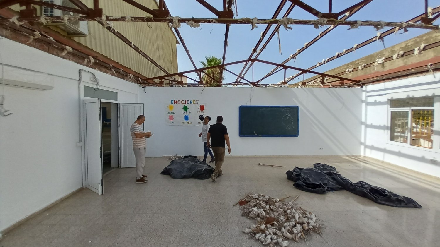 Educación invierte más de 177.000 euros en retirar amianto en el CEIP Miguel Fortes Fortes de Benamargosa