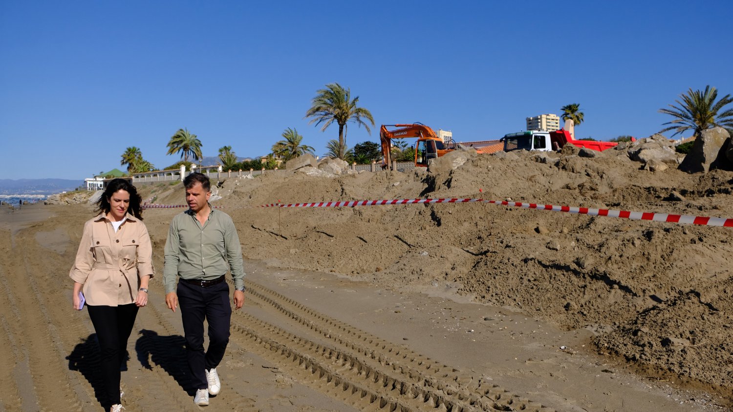Marbella recupera cerca de 2.000 metros cuadrados de playa en la zona de Hacienda de Las Chapas