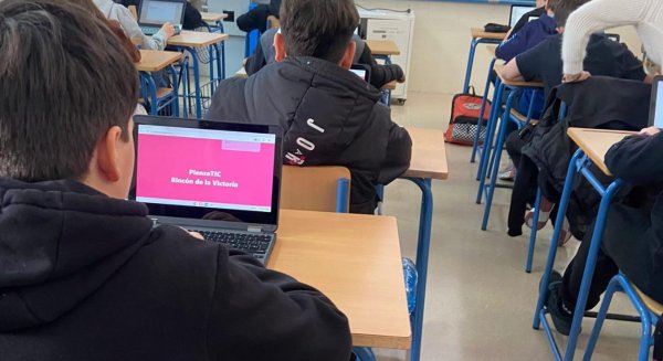 Rincón de la Victoria elabora un estudio que analiza el impacto del uso de Internet en la salud de los jóvenes 