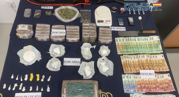 Desarticulan en Vélez-Málaga tres puntos de venta de cocaína y detienen a ocho personas 