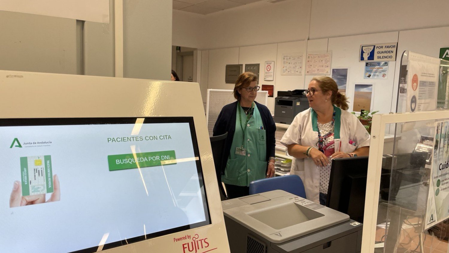 El Hospital Clínico de Málaga mejora la accesibilidad en el área de consultas y hospital de día oncohematológico
