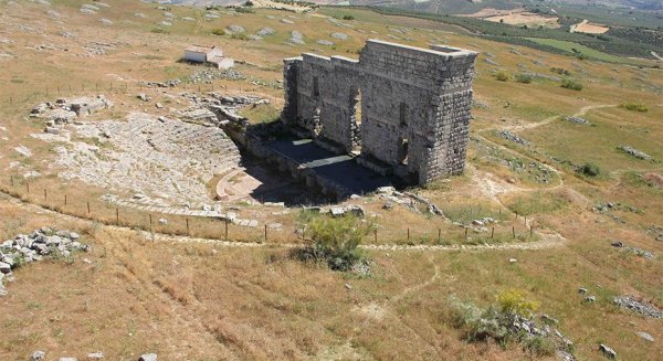 Inician un estudio para profundizar en el conocimiento del yacimiento de Acinipo de la Serranía de Ronda