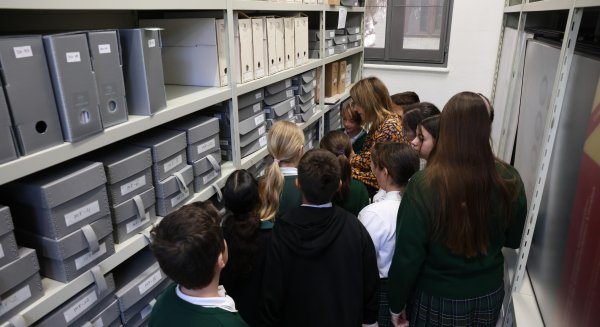 La Diputación de Málaga acerca el patrimonio documental de la provincia a estudiantes de Primaria