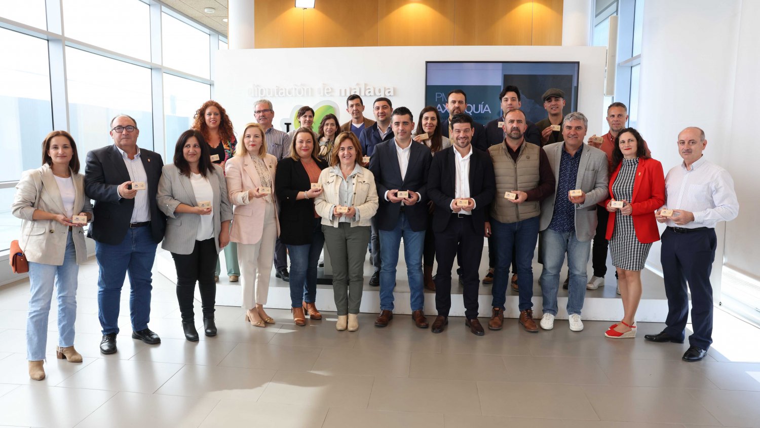 Diputación de Málaga analiza los problemas de movilidad en la Axarquía y plantea propuestas para solventarlos