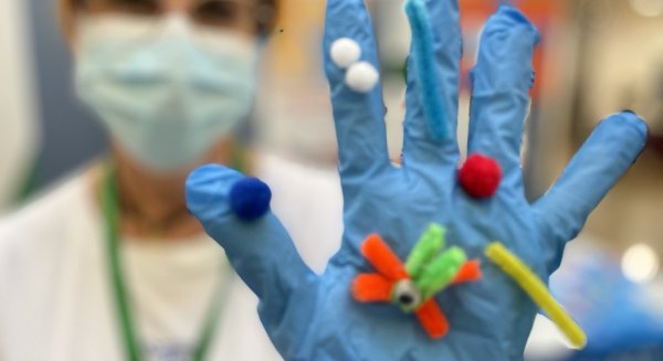 El Hospital Clínico de Málaga organiza actividades para concienciar de una correcta higiene de manos