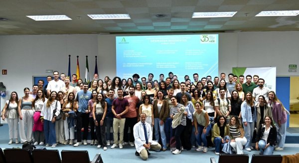 El Hospital Clínico de Málaga organiza un acto de bienvenida para 75 residentes que inician su formación
