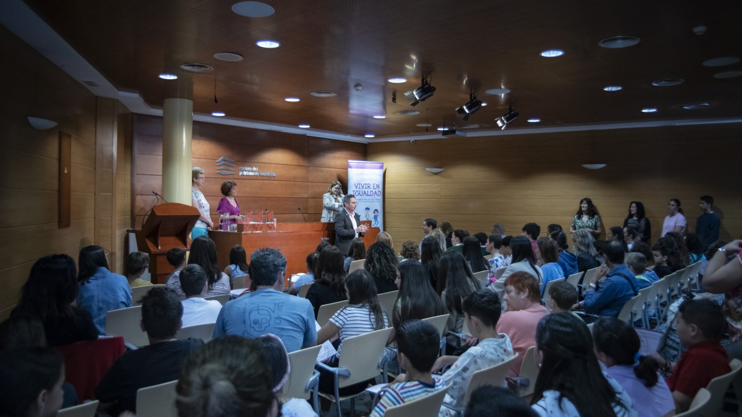Ayuntamiento de Málaga entrega los diplomas a los centros educativos participantes en el programa Vivir en Igualdad