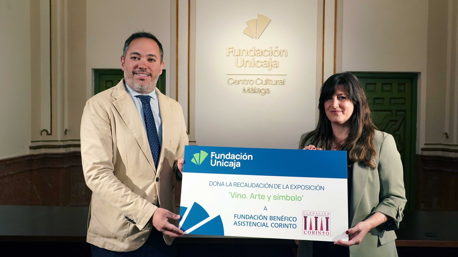 Fundación Unicaja entrega la recaudación de la exposición ‘Vino. Arte y símbolo’ a la Fundación Corinto