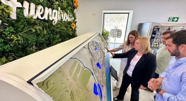 Fuengirola instala maquetas digitales e inteligentes de la ciudad para mejorar la información turística al visitante
