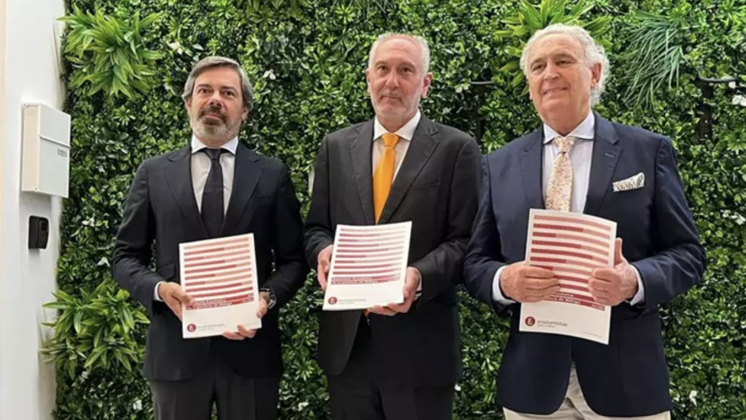 Economistas advierten del problema de la vivienda y de la inversión pública contra la sequía en Málaga