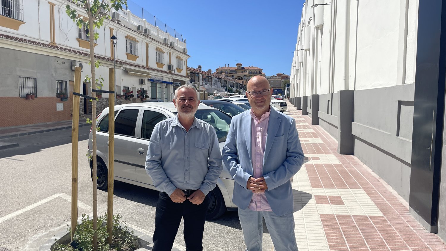 Finalizan los trabajos de mejora en acerados de varias calles de la Urbanización El Tomillar en Torre del Mar 