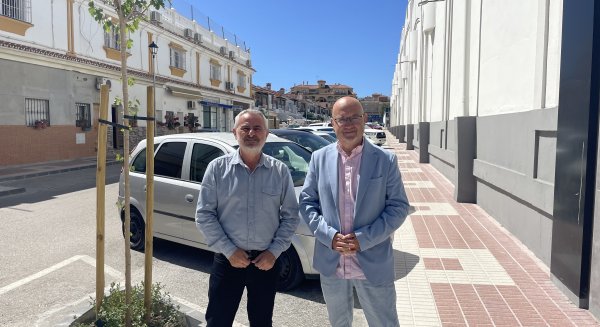 Finalizan los trabajos de mejora en acerados de varias calles de la Urbanización El Tomillar en Torre del Mar 