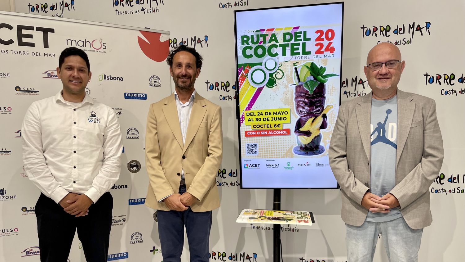 Torre del Mar presenta la tercera edición de la Ruta del Cóctel con 15 establecimientos adheridos