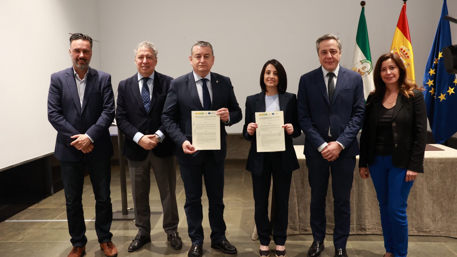 Junta y Escuela de Organización Industrial acuerdan crear centros de formación en competencias digitales