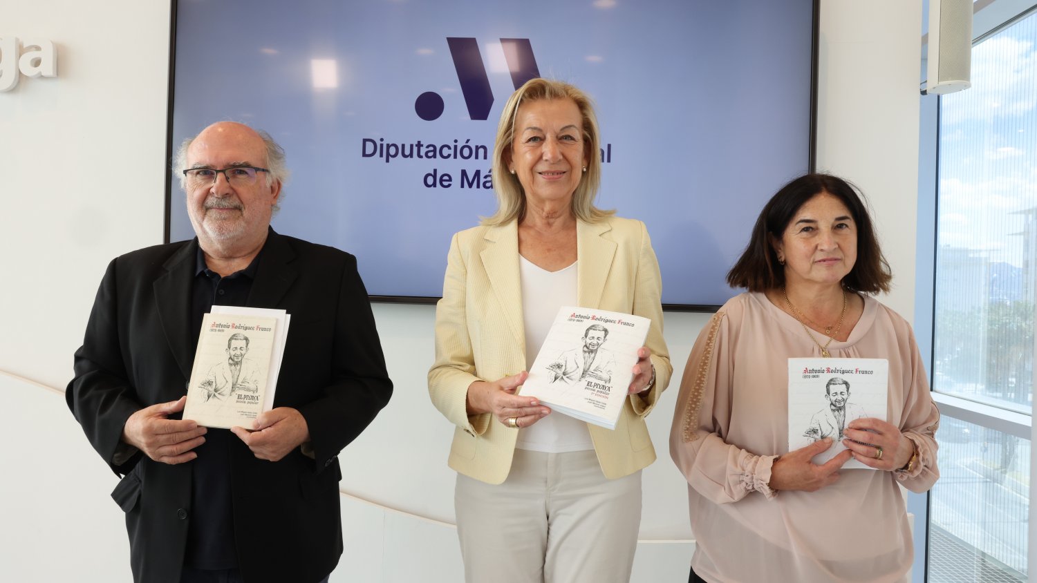 La Diputación de Málaga colabora con la impresión de 300 ejemplares del libro de poesía popular 'El Piyaya'