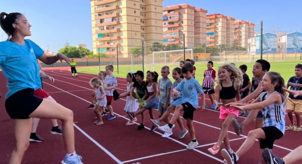 Ana Mula clausura el Campus Deportivo de Verano con la participación de 145 niños de Fuengirola en julio