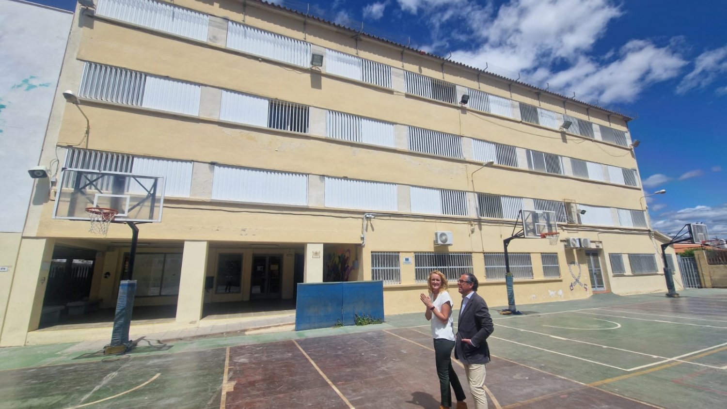 Dan comienzo las obras de rehabilitación de las cubiertas del IES Ciudad de Melilla de Málaga