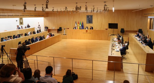La Diputación de Málaga aprueba por unanimidad exigir al Gobierno que ejecute la desaladora de la Axarquía