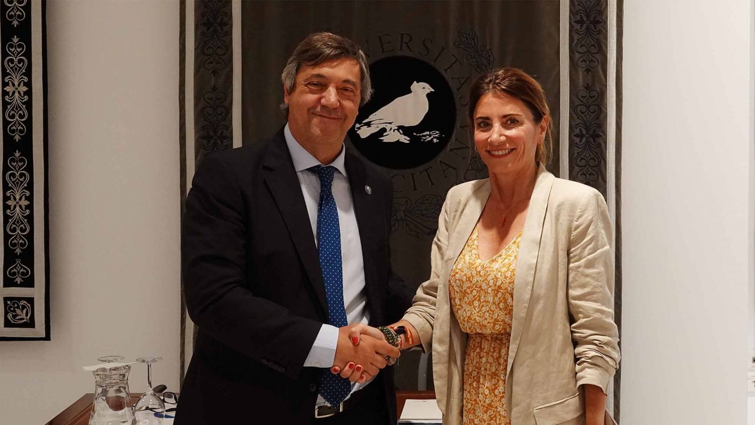 UMA y Ayuntamiento de Mijas acuerdan la digitalización de las cintas del historiador Ronald Fraser sobre el municipio