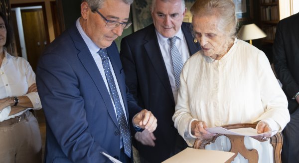 La Diputación de Málaga celebra una gala en honor a la poeta María Victoria Atencia