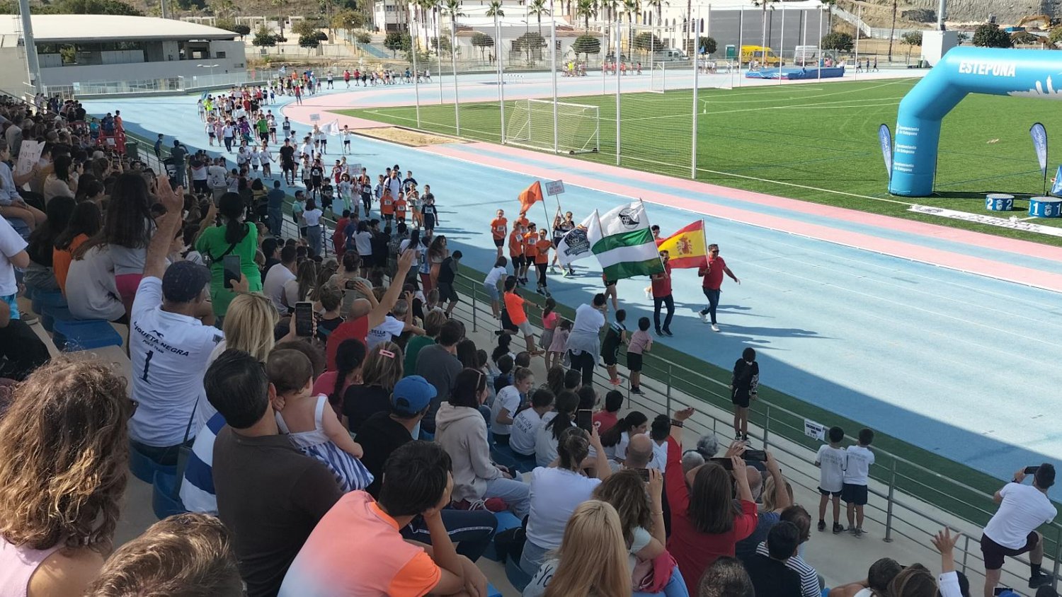 312 alumnos de 13 centros educativos de Estepona participan en la Final de Atletismo Escolar 2023-24