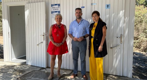 El Ayuntamiento destina cerca de 140.000 euros a mejoras en las instalaciones de la playa Peñón del Cuervo