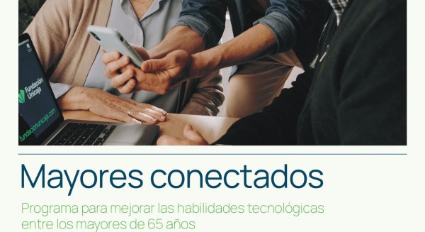 Más de 200 mayores participarán en los nuevos talleres de banca digital de la Fundación Unicaja