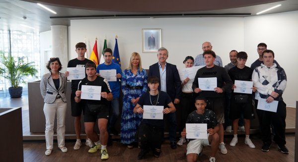 El Ayuntamiento de Estepona entrega los diplomas a los alumnos de la primera edición de los talleres gratuitos