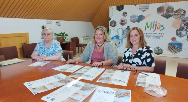 Mijas acoge un encuentro de encaje de bolillos y manualidades