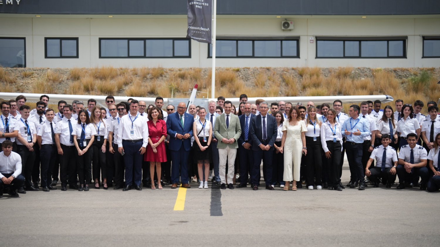 Moreno pone en valor el sector de la aeronáutica como uno de los cuatro pilares del proyecto económico andaluz 