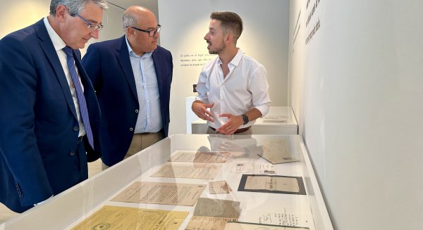 El CAC Francisco Hernández de Vélez-Málaga ofrece una exposición sobre el legado de María Zambrano