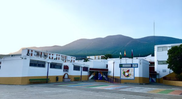 CEIP Emilia Olivares de Alhaurín el Grande recibe la Bandera Verde por su compromiso con la educación medioambiental 