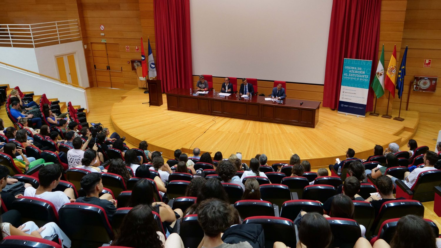 Más de 250 estudiantes preuniversitarios participarán en el programa de la UMA 'Hacia la investigación'